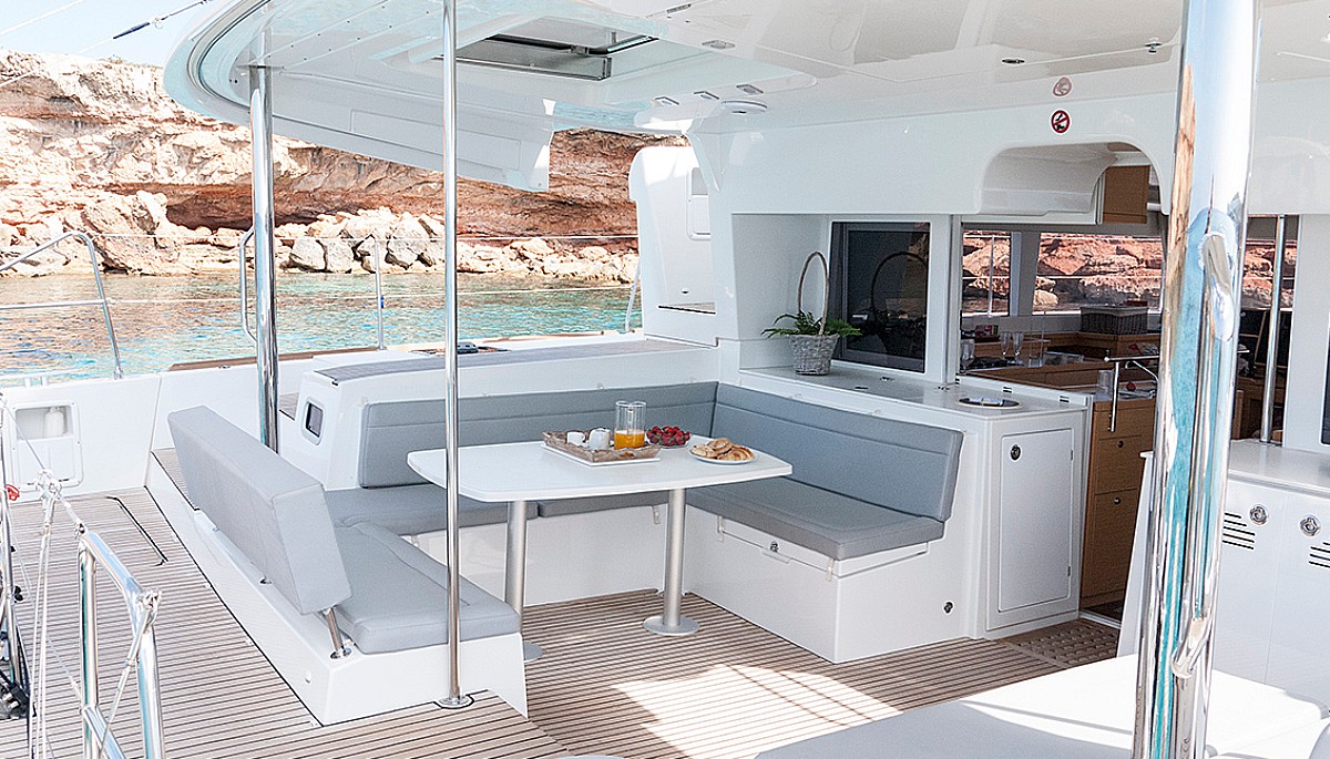 Rental catamaran Balok outdoors