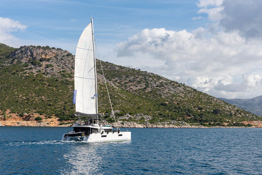 Lagoon 52 (6+2 Cab)