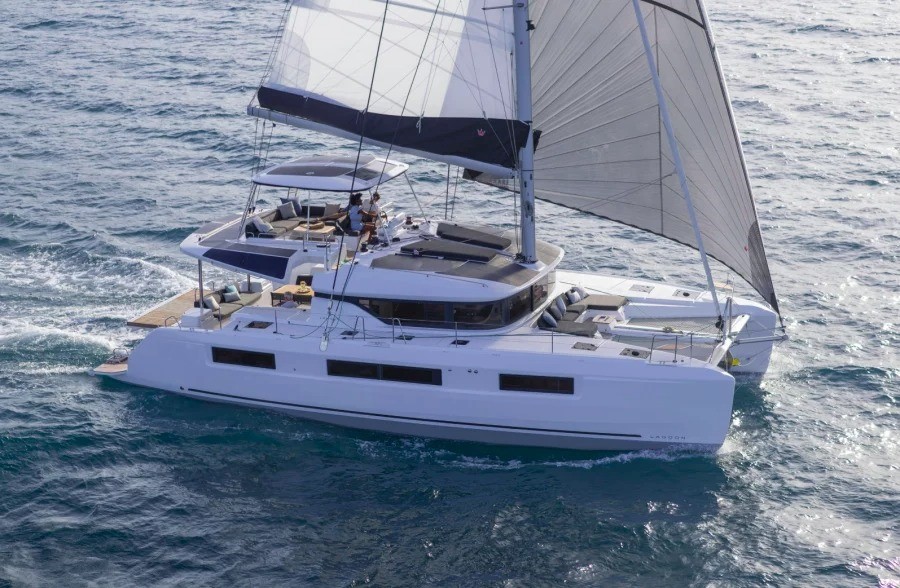 Lagoon 51 (6+1 cab)
