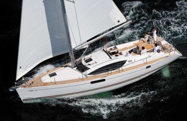 Sun Odyssey 45 DS velero de alquiler, navegando