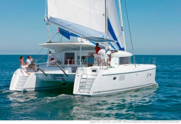 Lagoon 421 (4+1 cab)