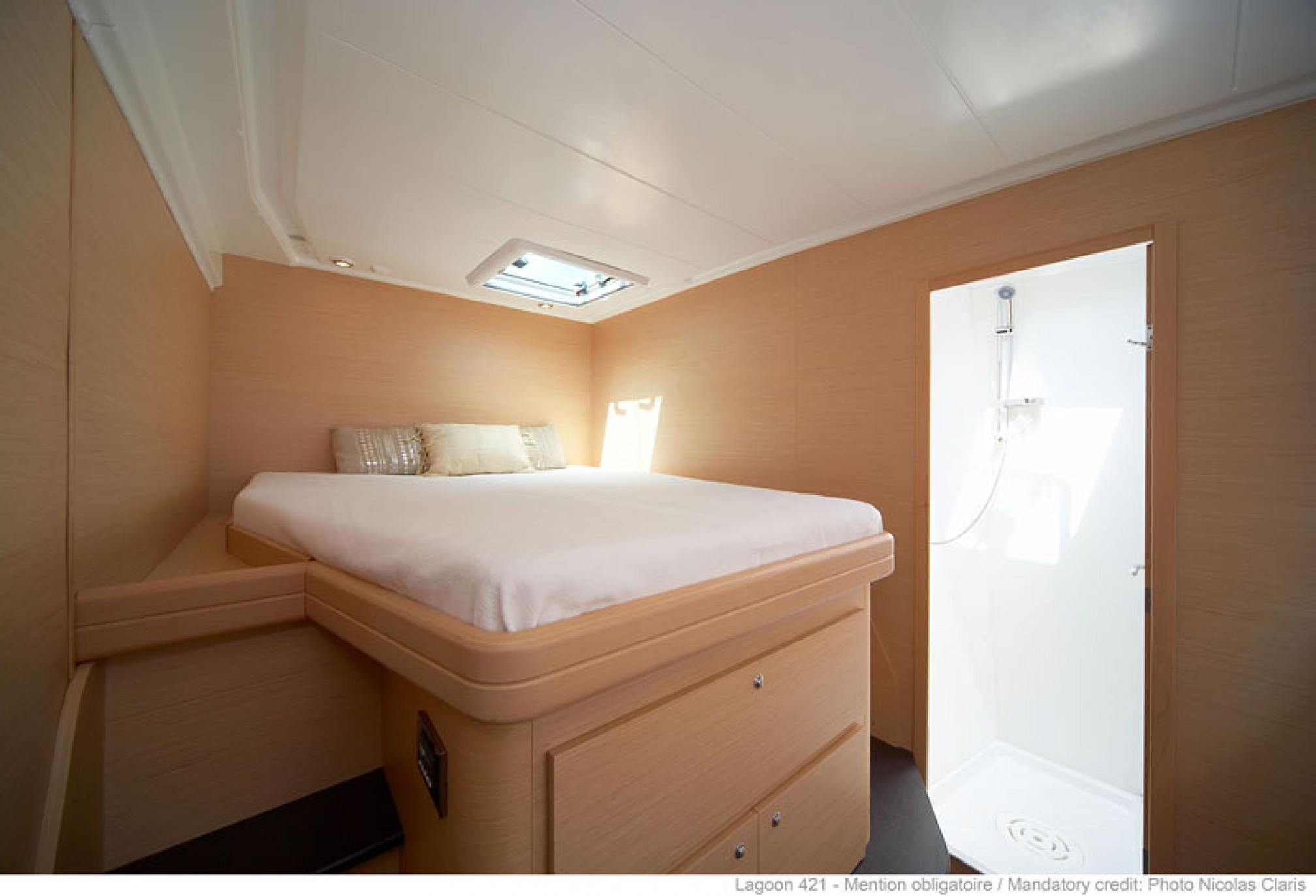 Lagoon 421 (4+1 cab)