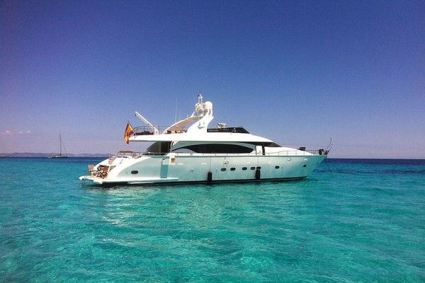 Lex yacht charter in Ibiza, sailing