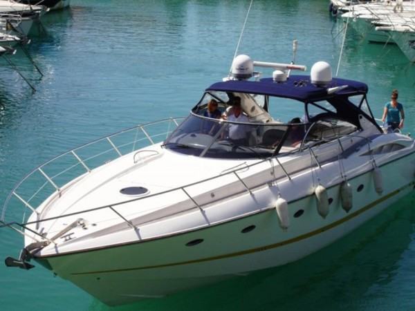 Sunseeker Camargue 50 yacht charter, sailing
