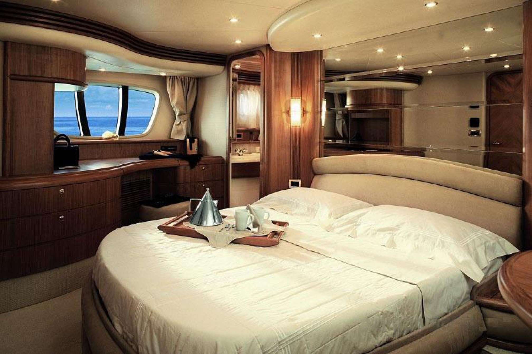 Azimut 68 yacht charter cabin