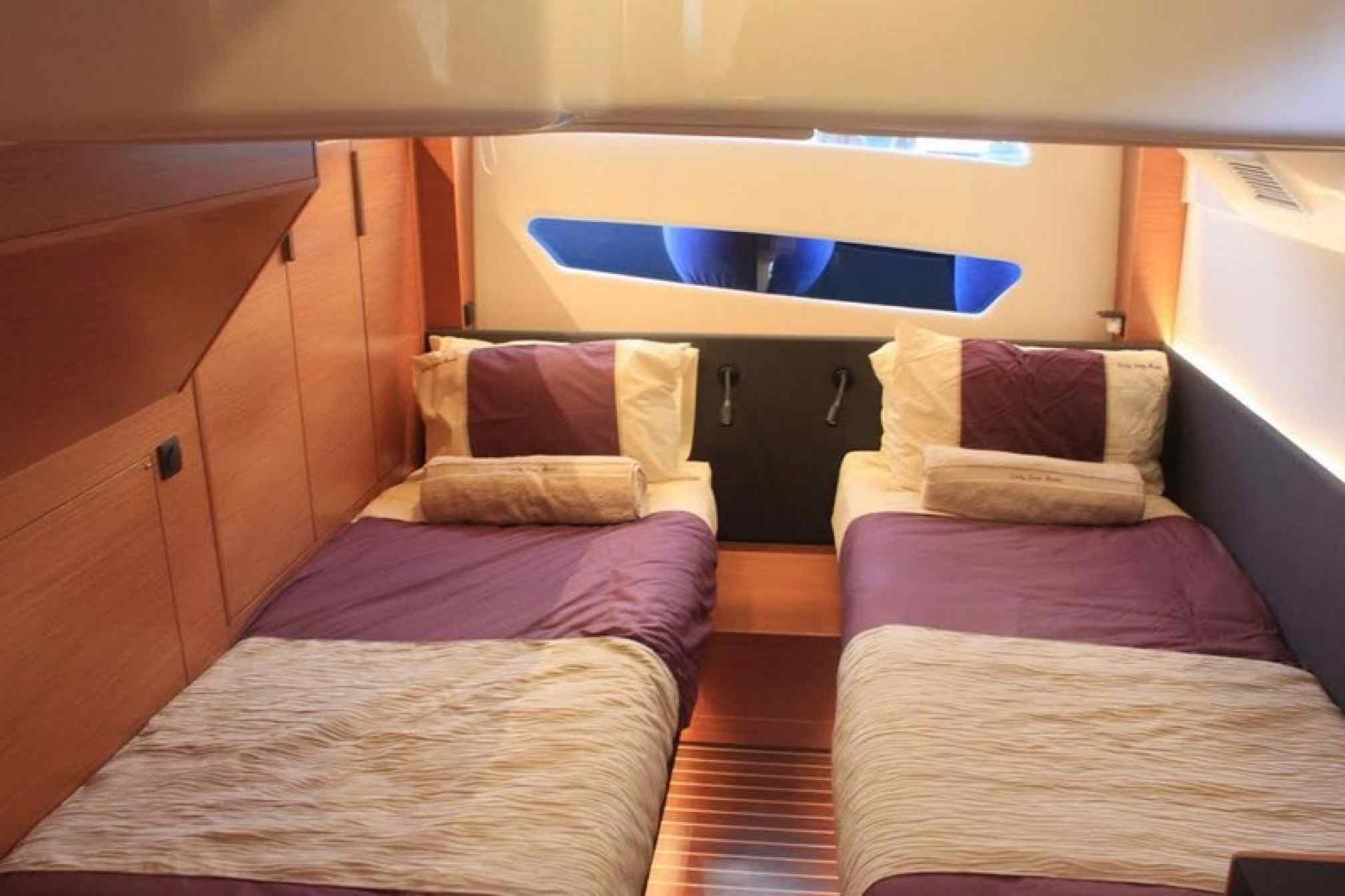  Bavaria 450 yacht charter cabin
