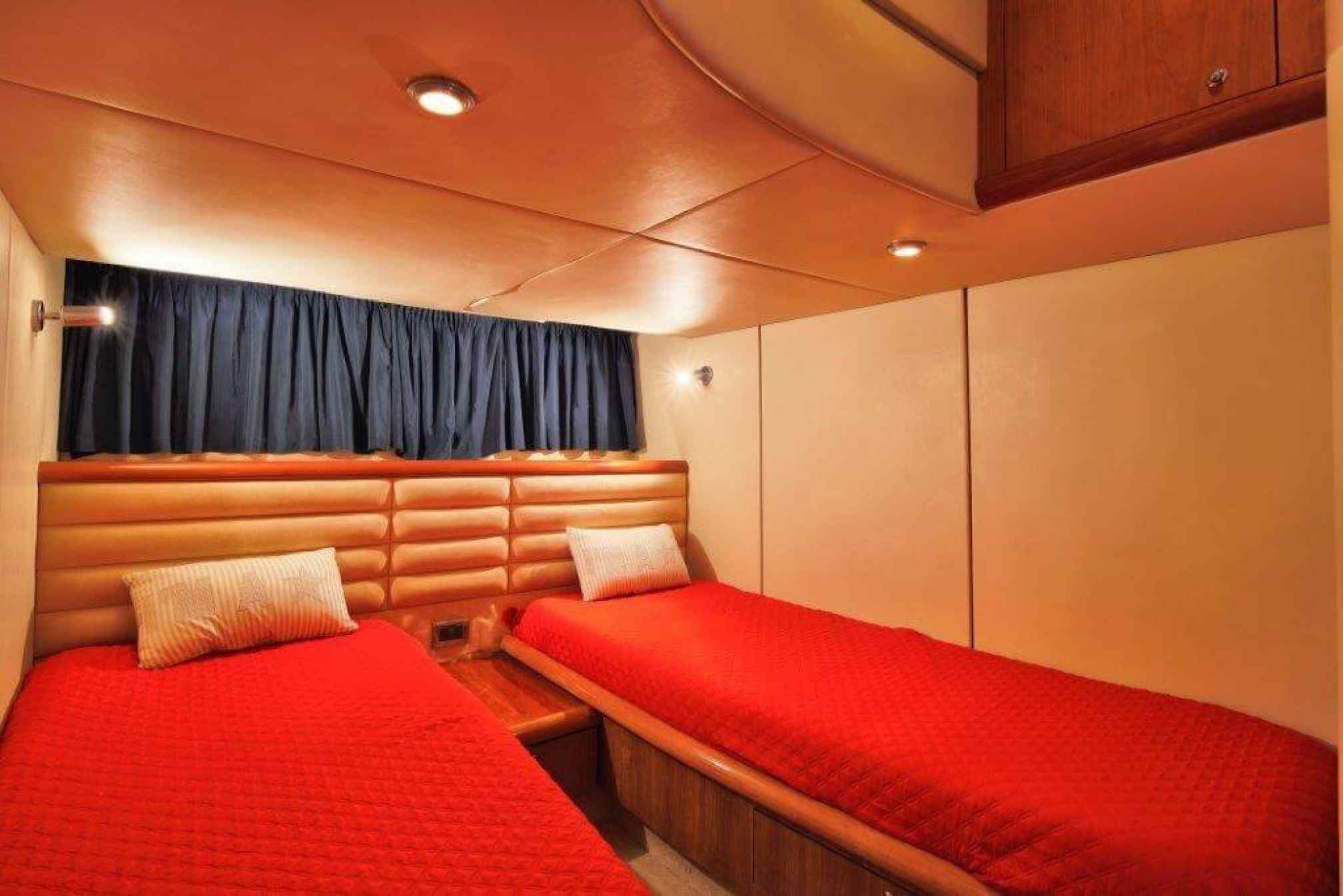 Sunseeker Camargue 50 yacht charter cabin
