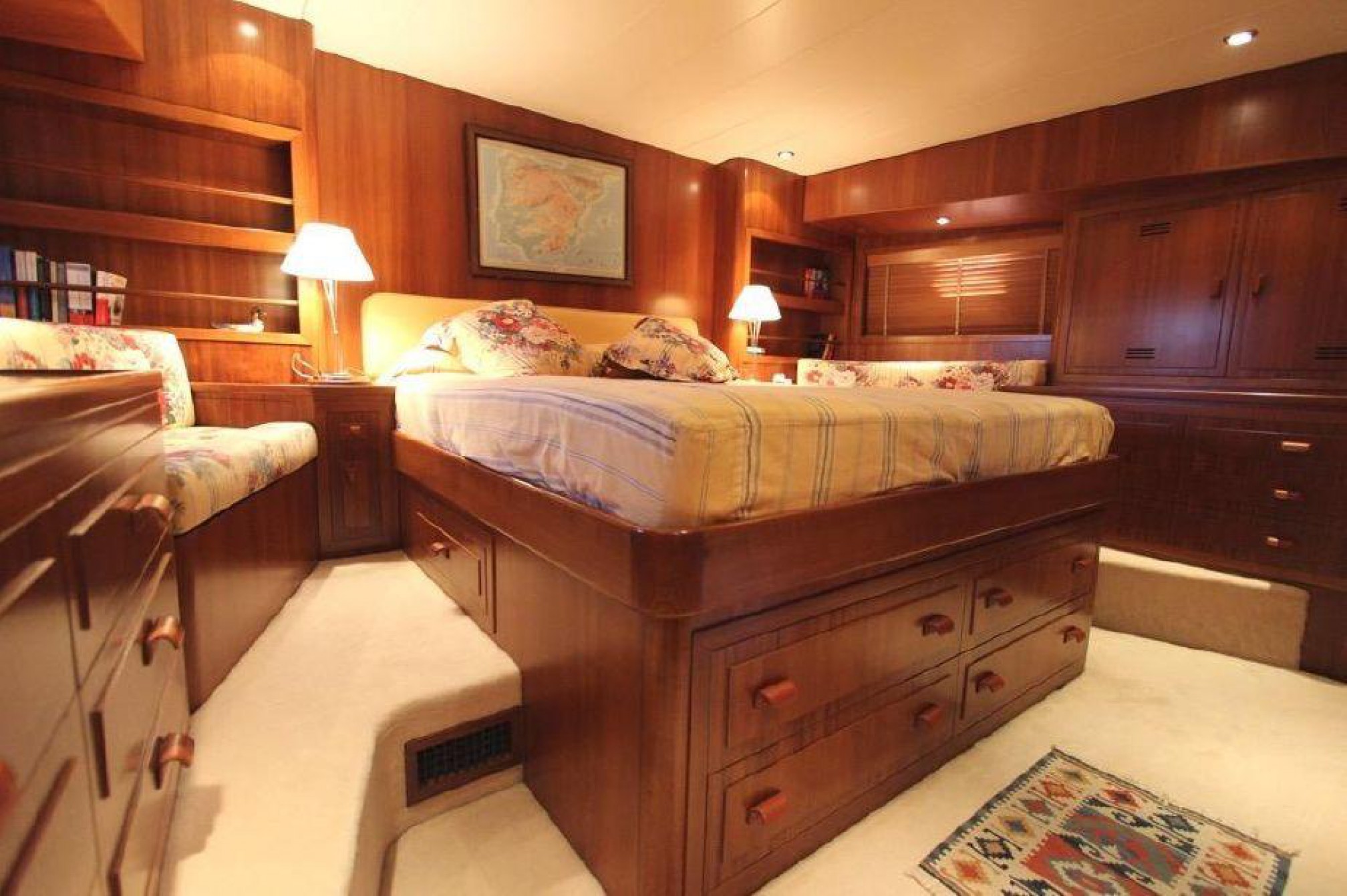 Rental yacht Monty Nautic cabin