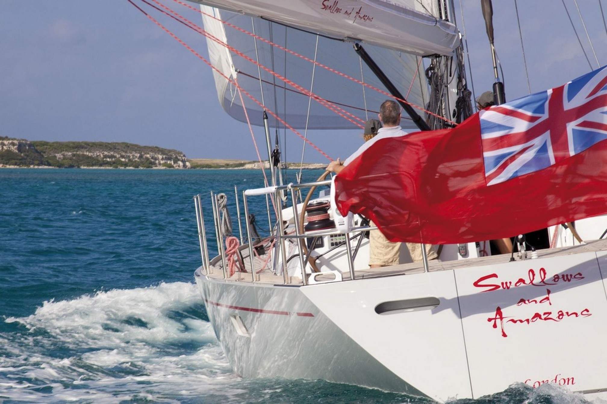 Swallows&Amazons Luxury Sailboat Sailing